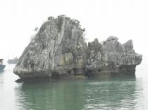 La baie d'Ha Long - le rocher du mérou