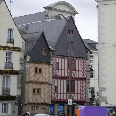 Maisons des trois piliers vannes 2