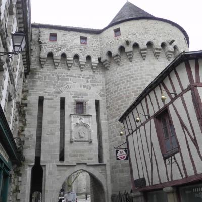 Porte prison et tour Vannes 2